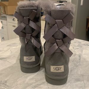 Ugg Bailey Bow Grey size 8 - New!